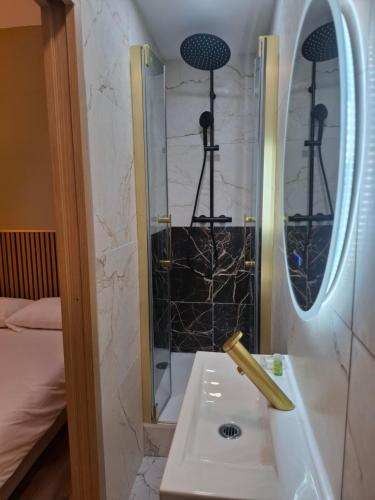 Hotel Du Centre – Marseille, NY