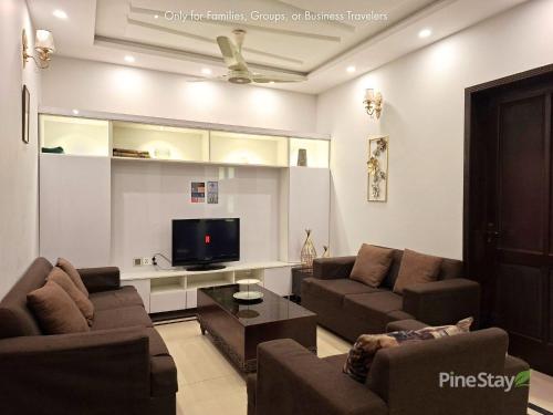 Pine Stay Premium 3 Bedroom Furnished Family Home - Lahore