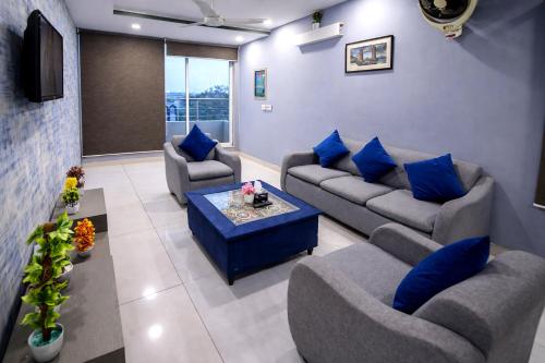 Private 2BD Apartment Opposite Dha Phase 8 - main image