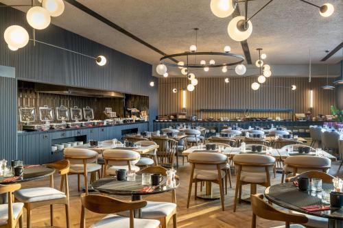 אוכל ומשקאות, Radisson RED Izmir Point Bornova in İzmir