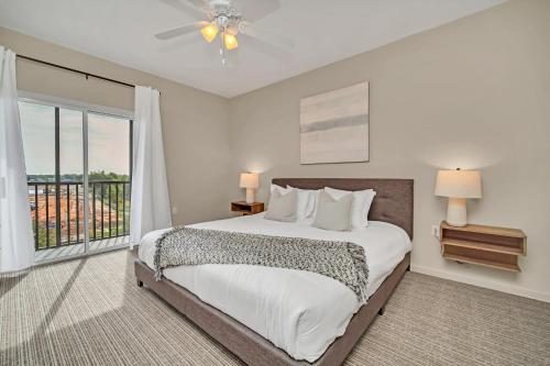 Exterior view of 2BR Condo with Hot tub and Pool - Near Disney!