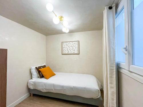 UrbanFlat 199 - Beautiful 5 Bedrooms Parisian Townhouse Flat - image 13