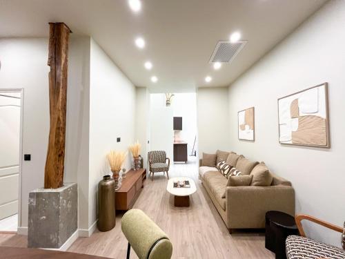 UrbanFlat 199 - Beautiful 5 Bedrooms Parisian Townhouse Flat - image 11
