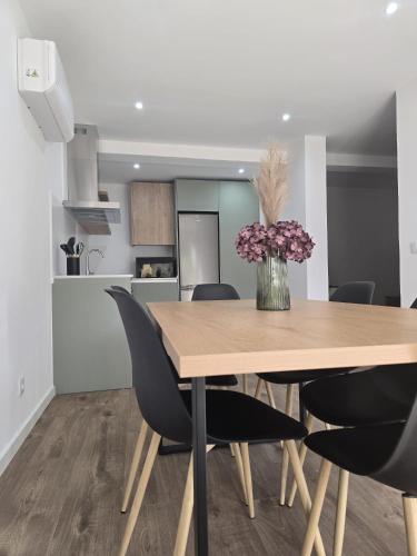 2 bedrooms, 3 beds