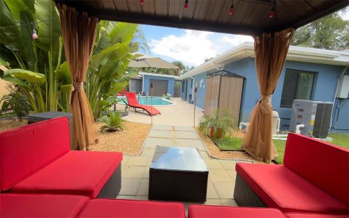 편의 시설/서비스, Garden of Manors - Men Only Clothing Optional Boutique Guesthouse in Florida in 윌턴 매너스
