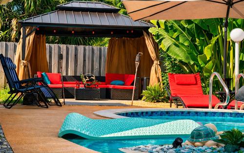 편의 시설/서비스, Garden of Manors - Men Only Clothing Optional Boutique Guesthouse in Florida in 윌턴 매너스