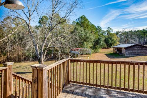 Cozy Barn Apt w/ 5-Acre Pond in South Georgia! in 莫爾特里 (GA)