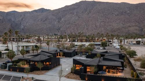 Blackhaus Full Buyout by AvantStay 16-Room Hotel - Palm Springs