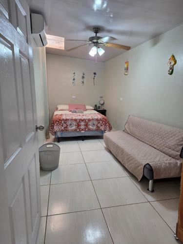 La Casita Cruz in Comalapa