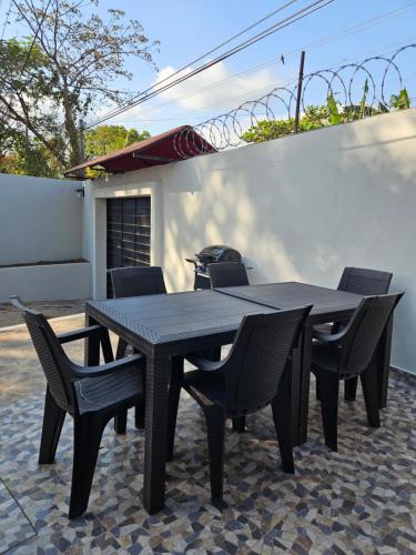 La Casita Cruz in Comalapa
