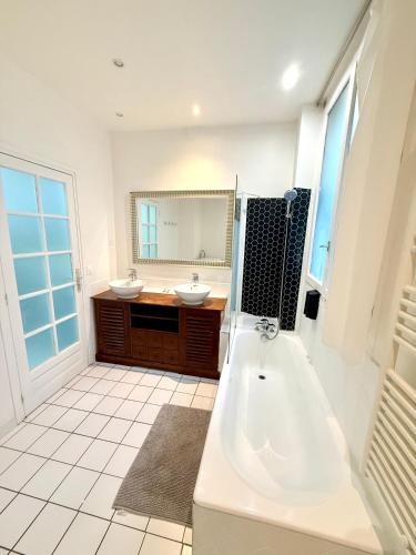 Appartement Monthiers Paris - image 4
