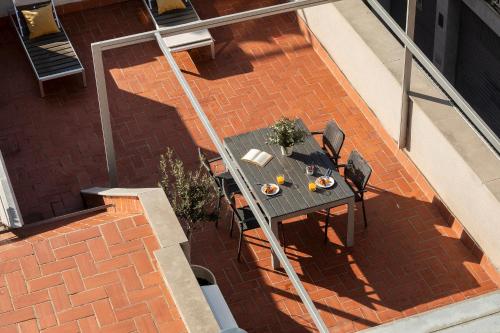 Feelathome Poblenou Beach Apartments Room Type - Two-Bedroom Apartment with Terrace - Bilbao 11