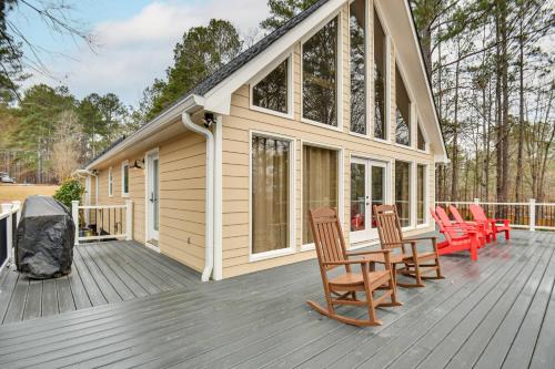 Buckhead Home with On-Site Lake Oconee Access! in 格林斯伯勒