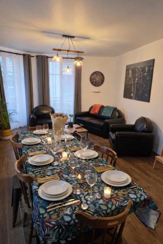 อาหารและเครื่องดื่ม, La Crécynade - near Disneyland and Parrot World (La Crecynade - near Disneyland and Parrot World) in เครซี-ลา-ชาเปล