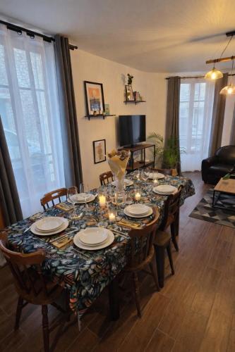 อาหารและเครื่องดื่ม, La Crécynade - near Disneyland and Parrot World (La Crecynade - near Disneyland and Parrot World) in เครซี-ลา-ชาเปล