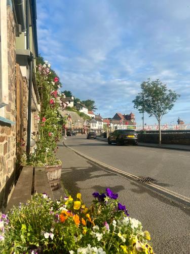 Riverside Cottage B&B - image 12