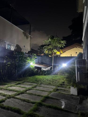 CORAL - 1 Bedroom Maisonette - image 2