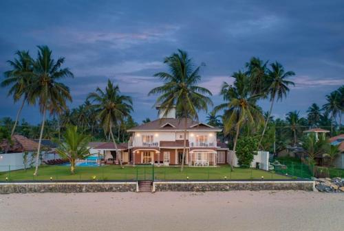 Villa Riina - Beach villa – khách sạn tại Bãi biển Ambalangoda