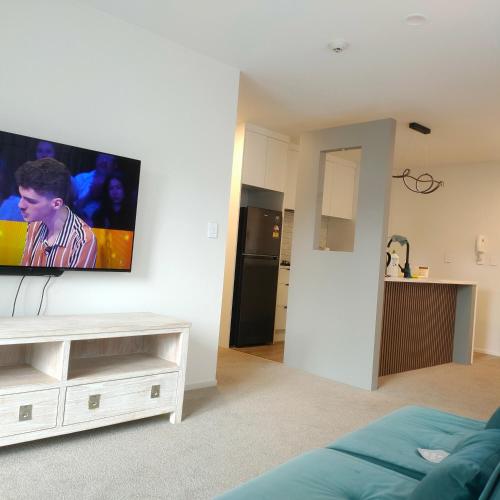 Entire Apartment, Comfortable City Stay, Free Parking, New Build, Near Westfield Shopping Mall, Gree – khách sạn tại Mount Albert