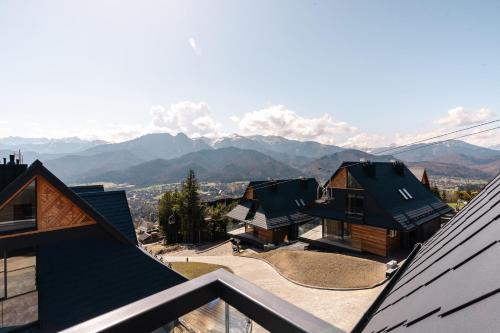 Salamandra Luxury Villas with Jacuzzi by BQQK in Koscielisko