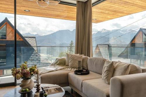 Salamandra Luxury Villas with Jacuzzi by BQQK in Koscielisko