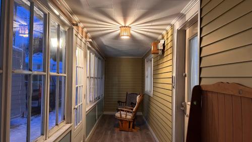 Charming 5-bedroom house in Jackman, Moose River Maine in 傑克曼