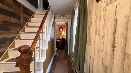 Charming 5-bedroom house in Jackman, Moose River Maine in 傑克曼