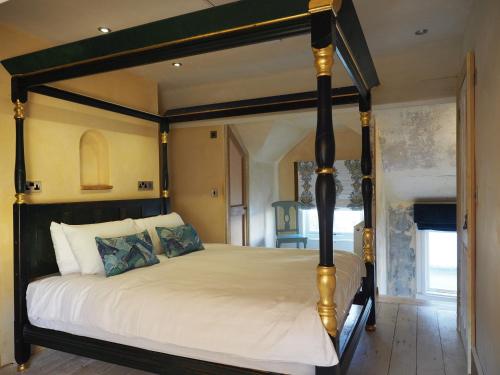 Tranquil House in Bath Centre, Bath