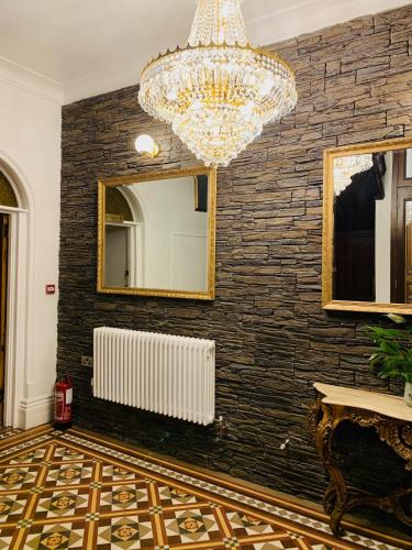 The Gungate Hotel - Cocktails and Wine Bar in Tamworth
