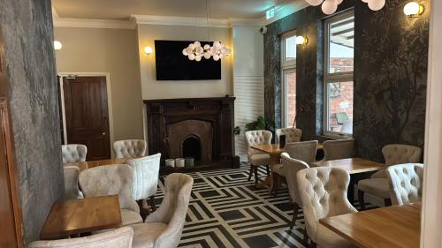 The Gungate Hotel - Cocktails and Wine Bar in Tamworth