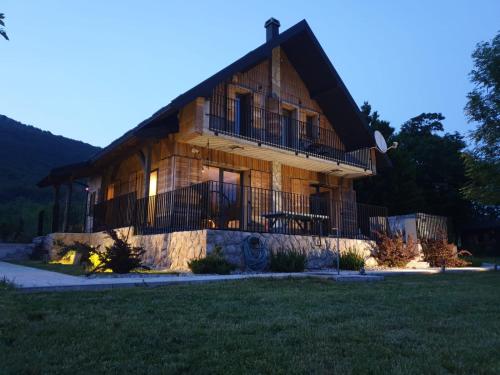 Viesnīcas āriene, Modern Alpine Monsalbius Chalet in Baške Oštarije