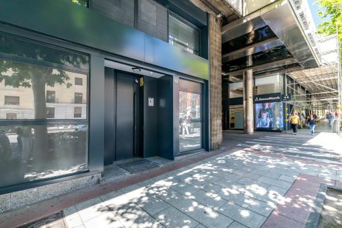 AYZ Princesa-Auto check-in property, Madrid