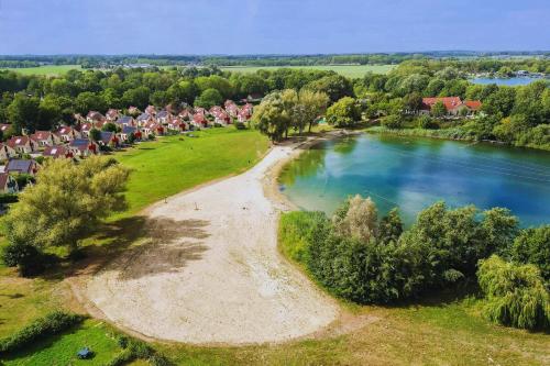  Lakefront Cottage Gelderland BBQ & tuin 6pers in Ewijk