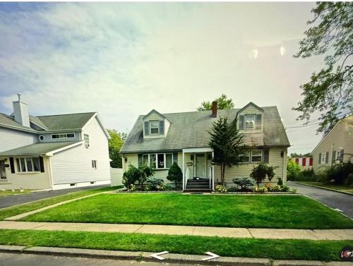 House For Rent Near MetLife Stadium in Hasbrouck Heights