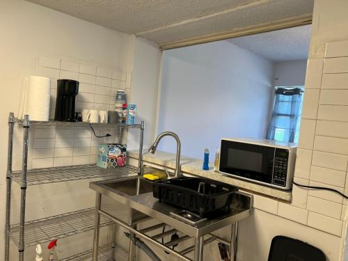 1704 Worker crash pad in 迪莫波利斯
