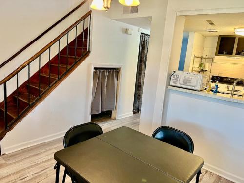 1704 Worker crash pad in 迪莫波利斯