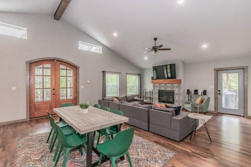 Stargazer Luxury Lake House/Games/Boats/Fish/Swim in Mineola (TX)