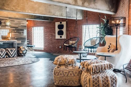 Stylish Queen Suite Near SIU Carbondale in Carbondale (IL)