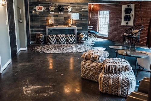 Stylish Queen Suite Near SIU Carbondale in Carbondale (IL)