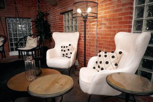 Stylish Queen Suite Near SIU Carbondale in Carbondale (IL)