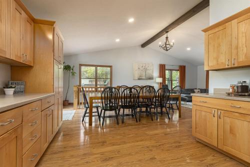 . Room for 10 at the Table- Families Holiday Here