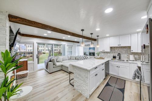 . Seasonal Pool and Marina! Condo on Lake Pend Oreille