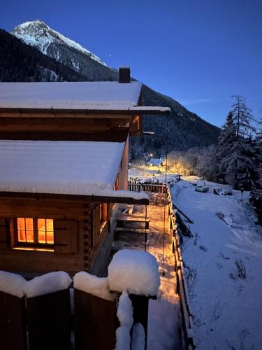Chalet am Bachl 2 in Flattach, Österreich