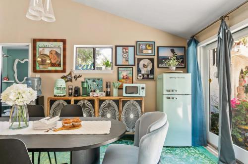 The Malibu Retreat Guest House - Salt Water Pool & Jacuzzi, Nature Oasis in Malibu