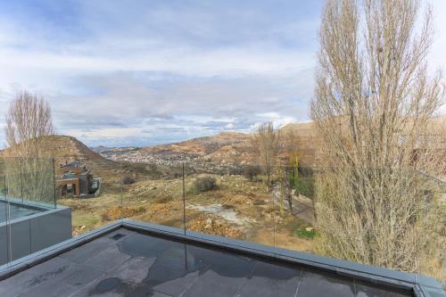 Lovely 2 BR Home in Faqra in Kfardebian