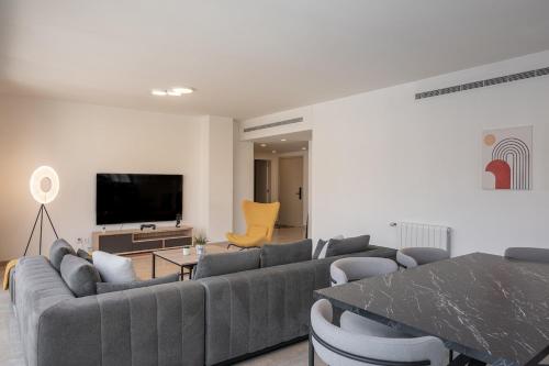 Beautiful 2 BR APT in Mar Mikhael - image 5