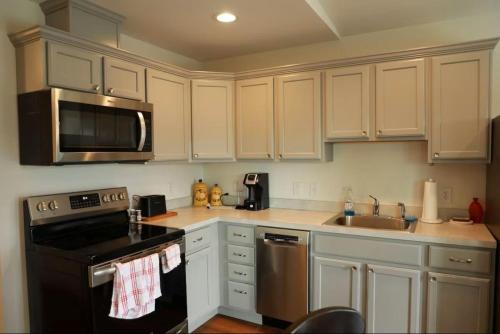 Kitchen, Lakeview Retreat with Fire Pit and Total Privacy in Painted Post (NY)