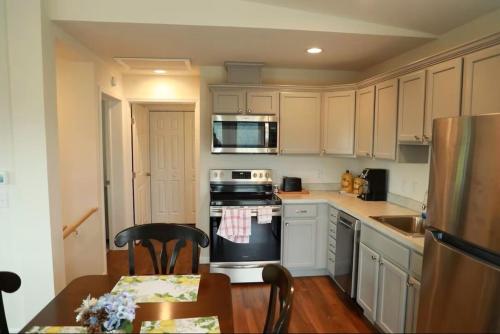 Kitchen, Lakeview Retreat with Fire Pit and Total Privacy in Painted Post (NY)