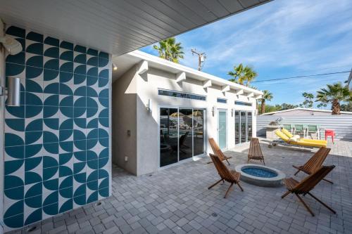 2590 N Avenida Caballeros Palm Springs CA 92262 - image 3