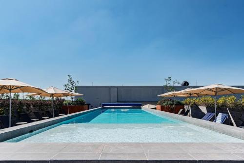 Roma Norte Rooftop Pool & Views